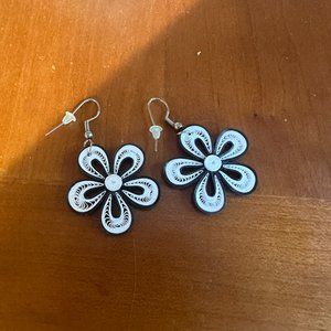 Dangle quilled earring in black and white